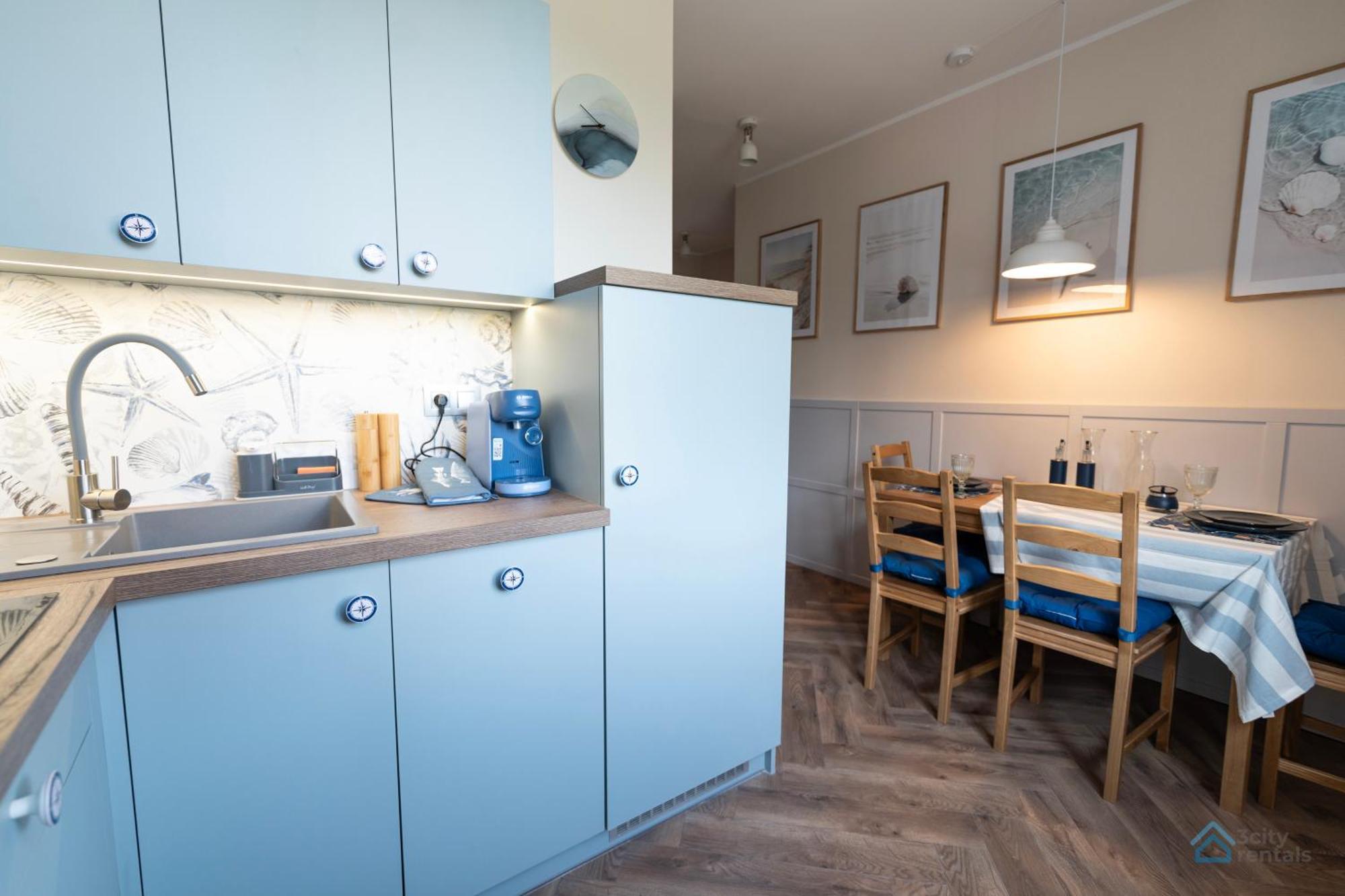 Two Bedroom 3city With Balcony In By Renters Apartment